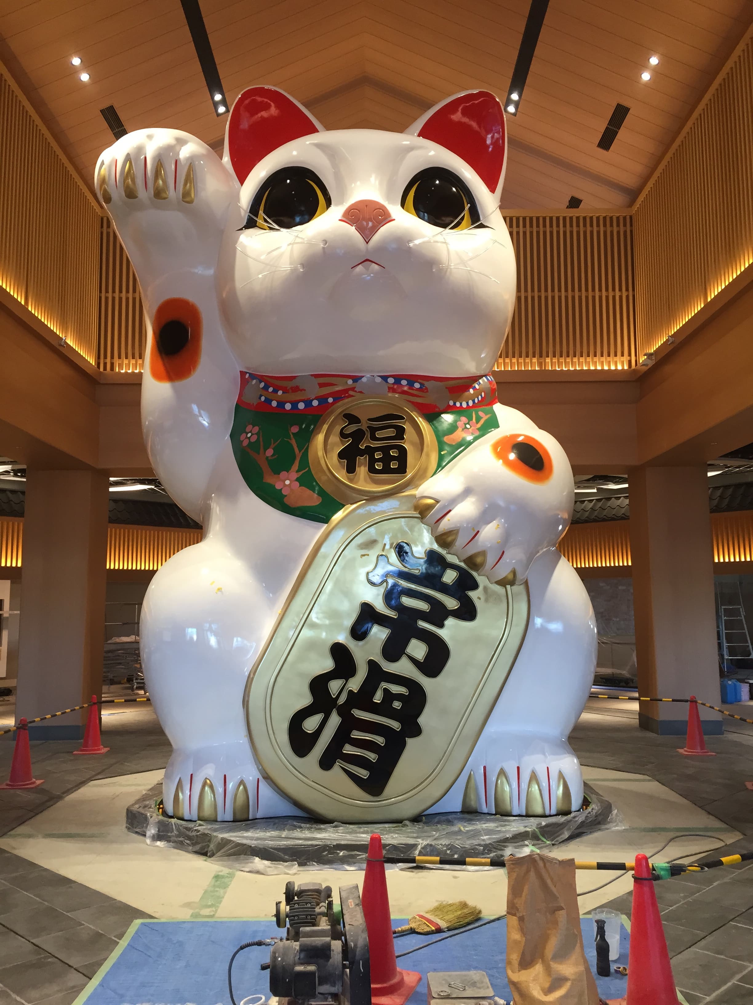 巨大招き猫